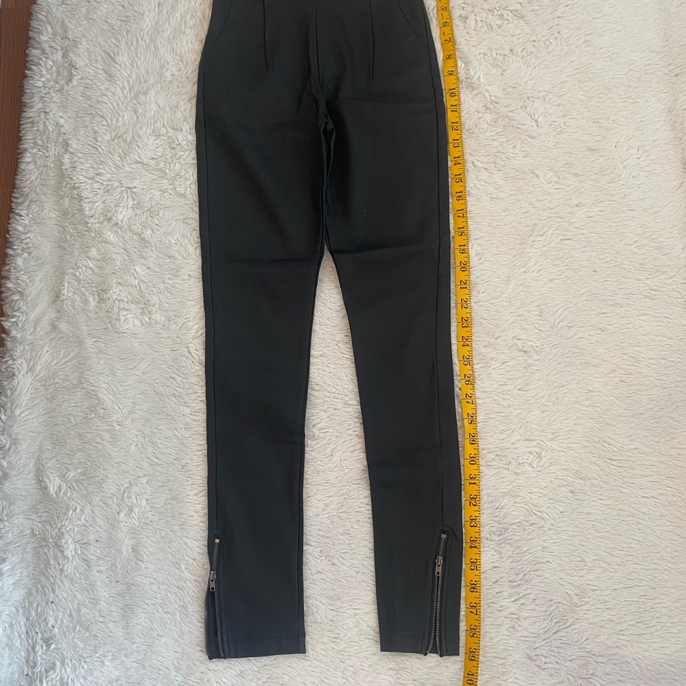 Polly Women's Black Skinny Black Pants Size 6 Front pockets back zipper